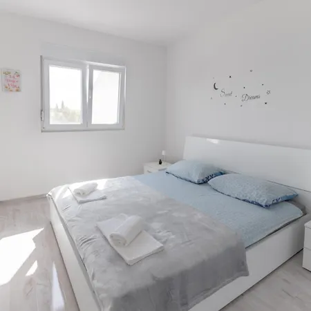 Cozy And Modern Luce Апартаменты *