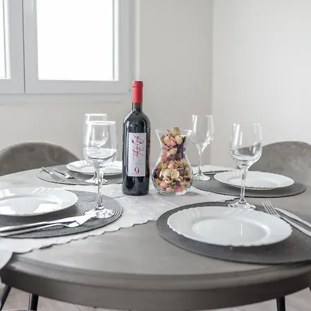 Cozy And Modern Luce Апартаменты