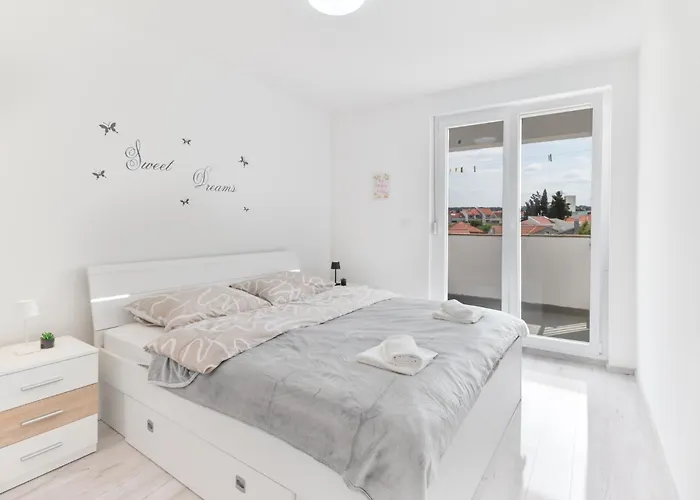 Cozy And Modern Luce * Ζαντάρ