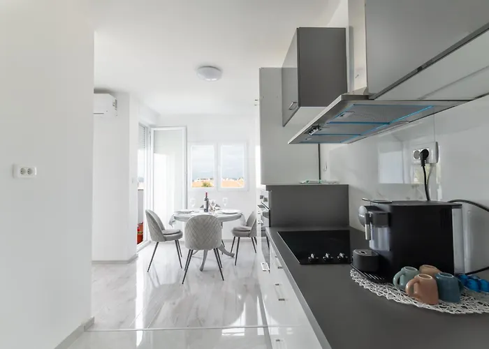 Cozy And Modern Luce *