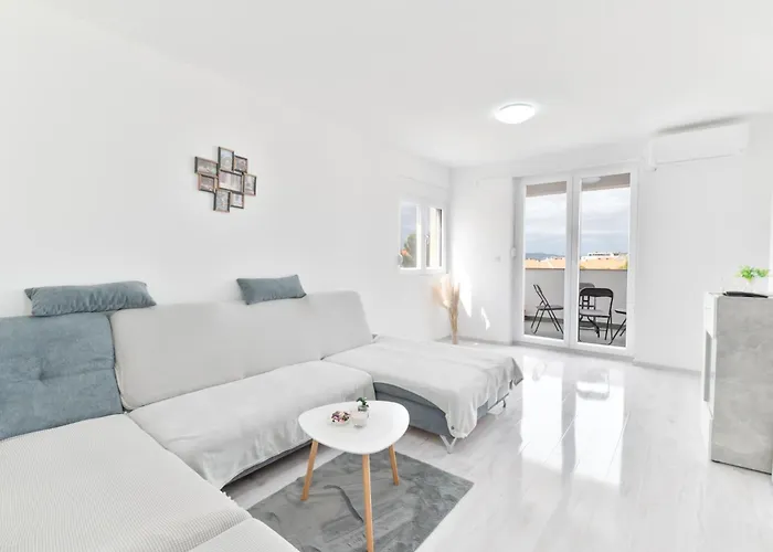 Cozy And Modern Luce Ζαντάρ